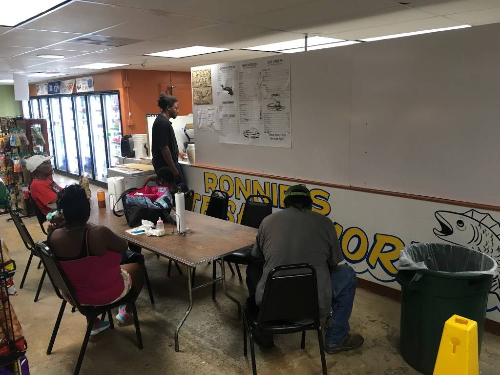 Ronnies Catfish & More | restaurant | 3034 E Illinois Ave, Dallas, TX 75216, USA | 4693990725 OR +1 469-399-0725