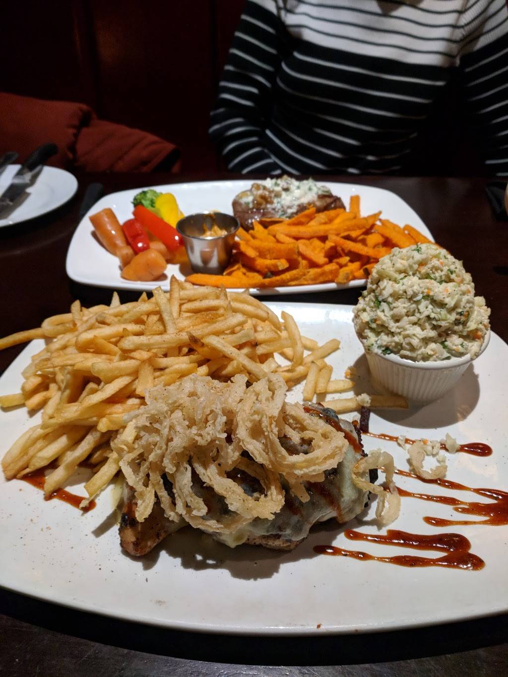 Bâton Rouge Steakhouse & Bar | restaurant | 3130 Boulevard de la Gare, Vaudreuil-Dorion, QC J7V 8W5, Canada | 4505105155 OR +1 450-510-5155