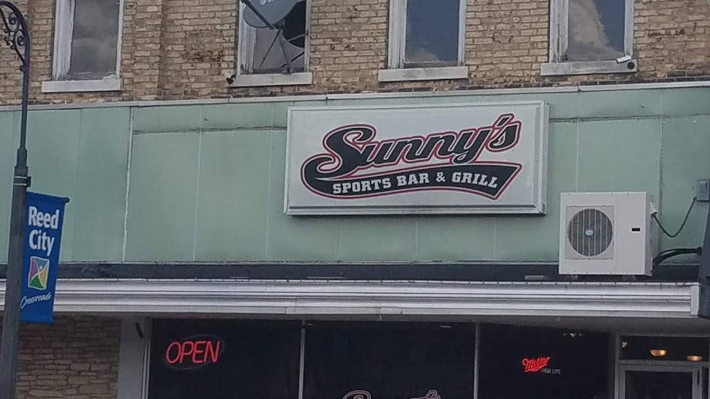 Sunnys Sports Bar & Grill | restaurant | 122 W Upton Ave, Reed City, MI 49677, USA | 2318323004 OR +1 231-832-3004