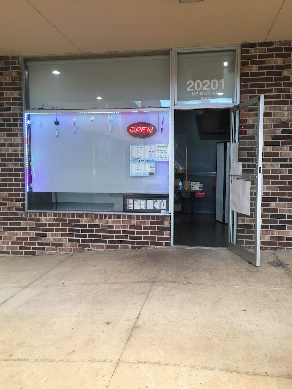 eabyss | restaurant | 20201 NW US Hwy 441, High Springs, FL 32643, USA | 3864549757 OR +1 386-454-9757