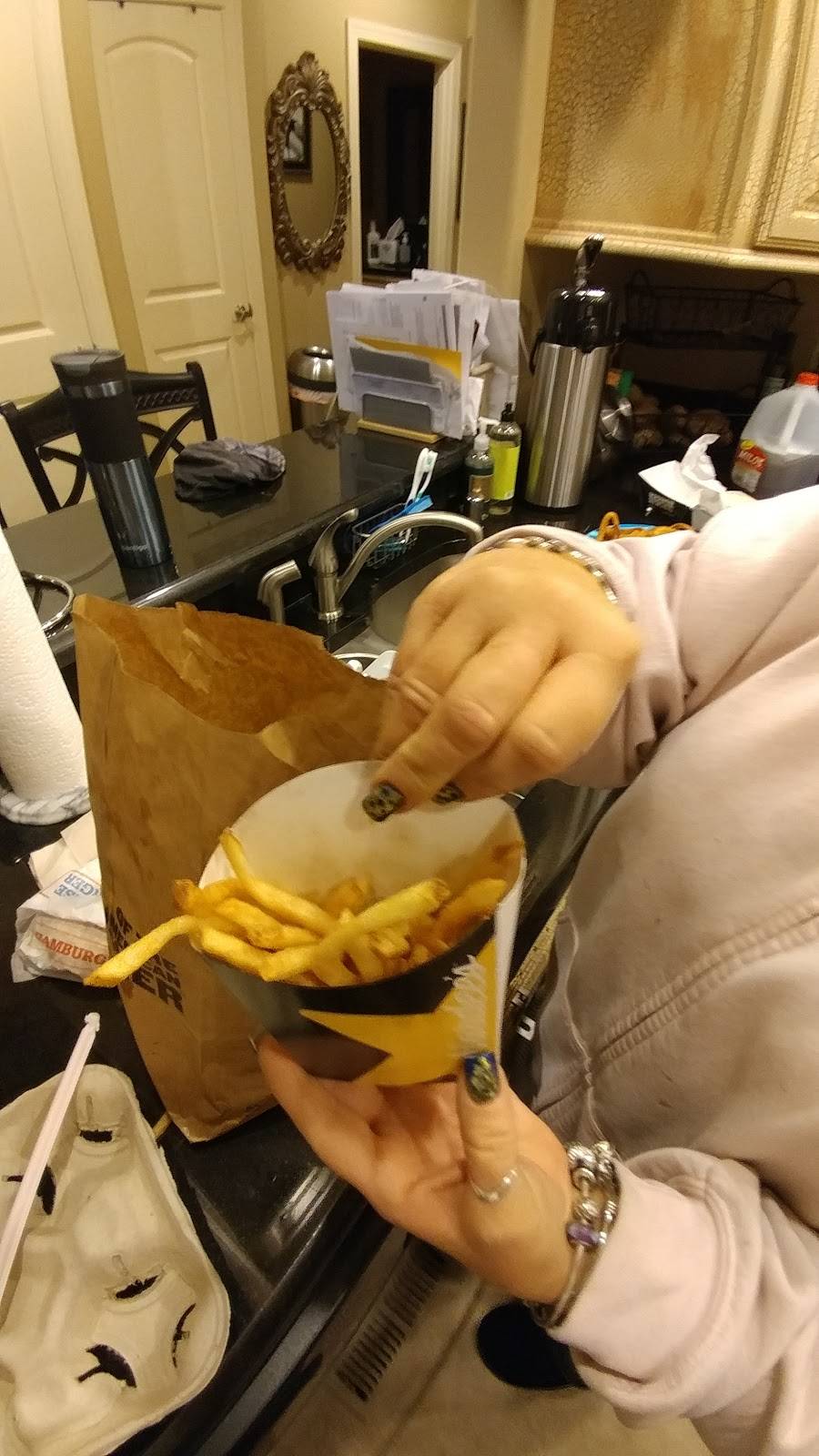 Hardees | restaurant | 814 S N Main St, London, KY 40741, USA | 6068649824 OR +1 606-864-9824