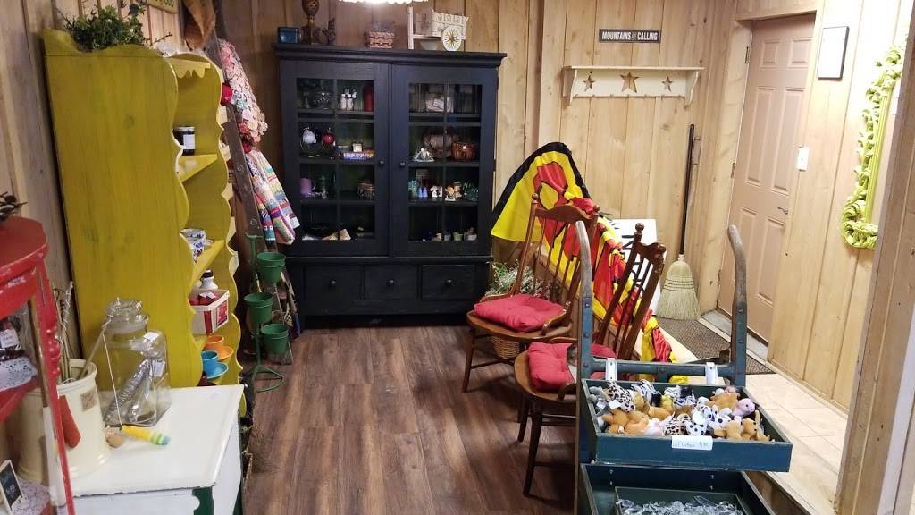 Midland Trail Cafe | restaurant | 30485 Midland Trail, Lookout, WV 25868, USA | 3045742299 OR +1 304-574-2299