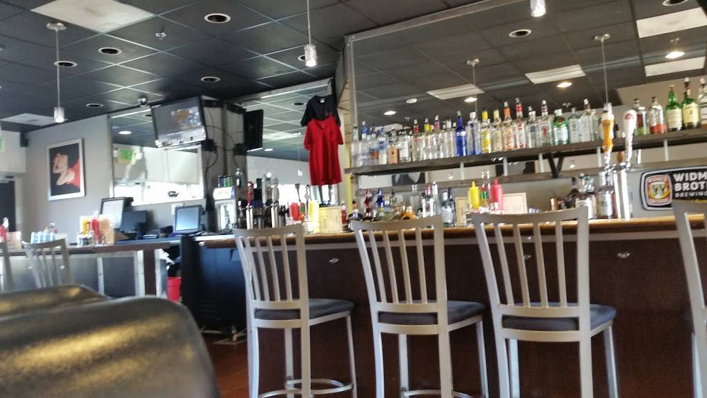 Carmens Burger Bar | restaurant | 90 Mark West Springs Rd, Santa Rosa, CA 95403, USA | 7075261575 OR +1 707-526-1575