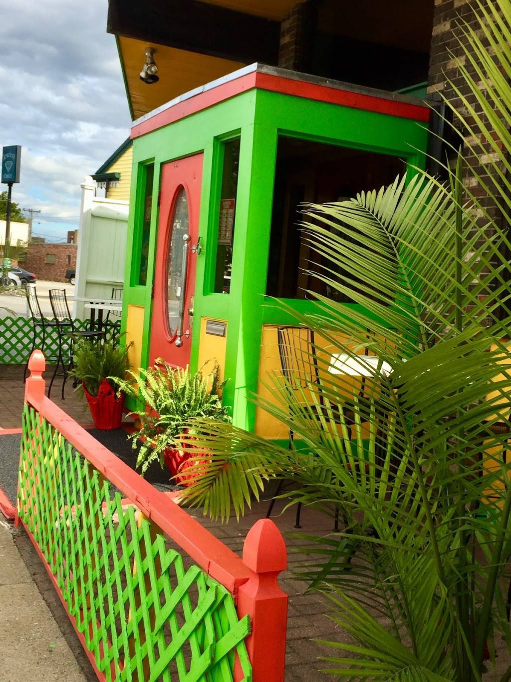 One Love Cuisine | restaurant | 6 Lebanon St, Sanford, ME 04073, USA | 2078501024 OR +1 207-850-1024