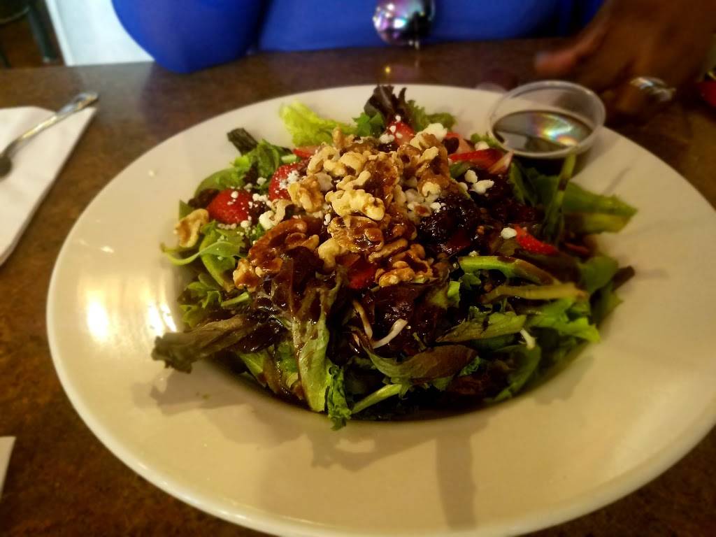 Renaldis Pizza | meal delivery | 2827 N Broadway, Chicago, IL 60657, USA | 7732482445 OR +1 773-248-2445