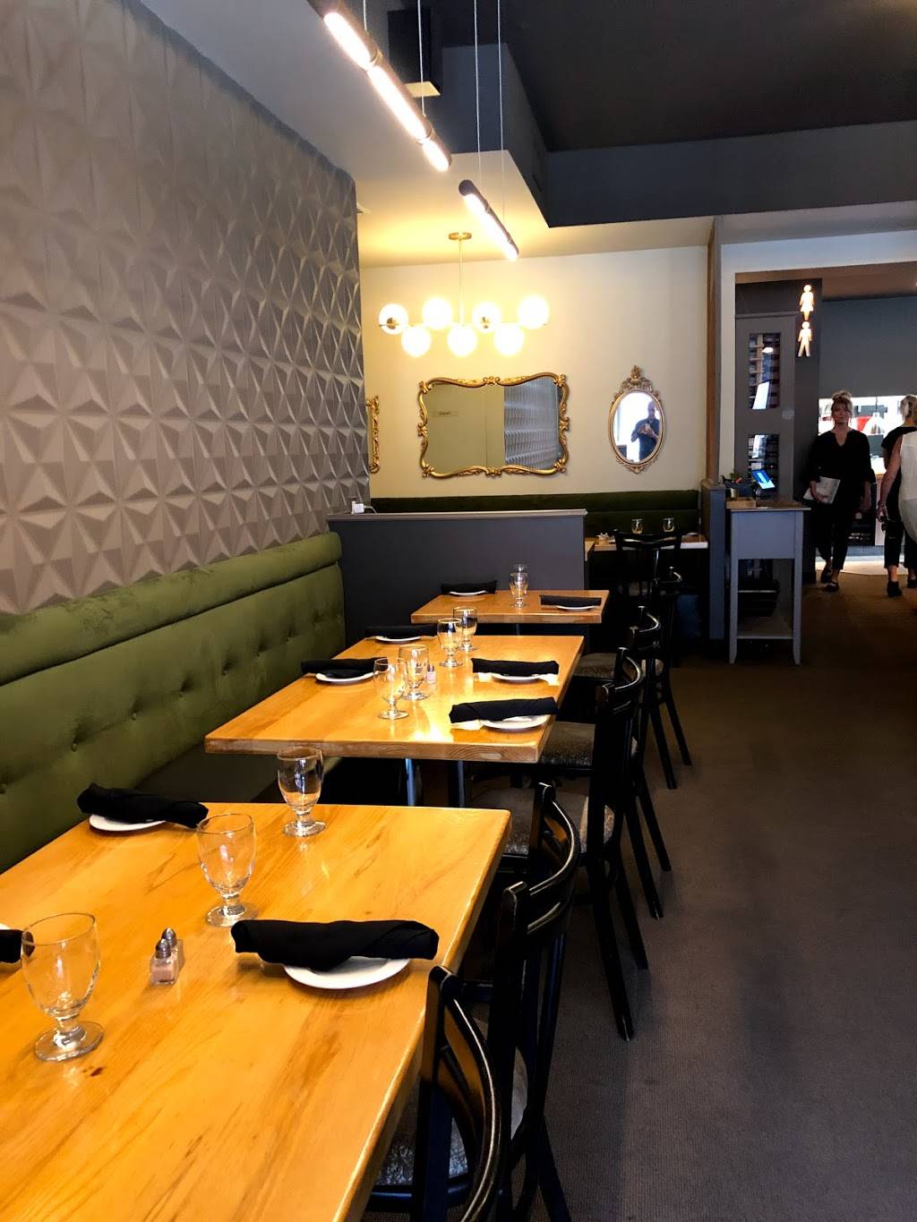 Keystone Alley Restaurant | restaurant | 34 Brunswick St, Stratford, ON N5A 3L8, Canada | 5192715645 OR +1 519-271-5645