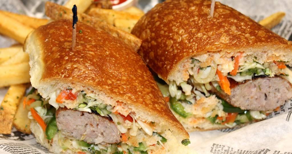 The Holiday Bar | restaurant | 801 5th St NW, Grand Rapids, MI 49504, USA | 6164569058 OR +1 616-456-9058