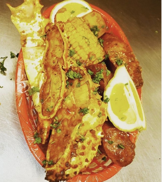 Crave/Society | restaurant | 2201 W Walnut St Unit A, Chicago, IL 60612, USA | 3122834253 OR +1 312-283-4253