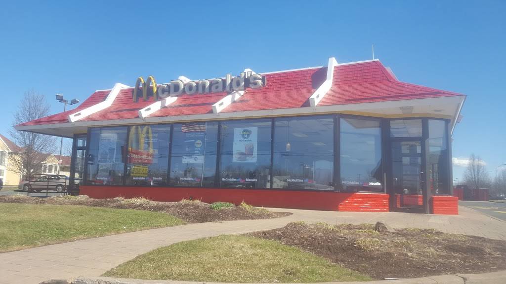 McDonalds | cafe | 98 Weston St, Hartford, CT 06120, USA | 8607240200 OR +1 860-724-0200