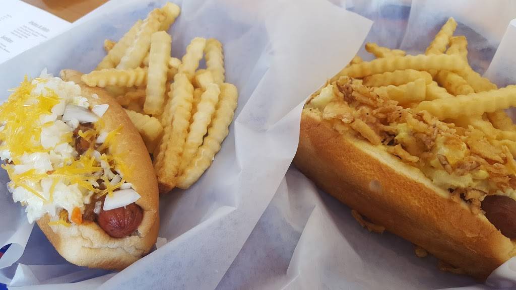 Dogs & Cream | restaurant | 2721 Douglas Ave, Racine, WI 53402, USA | 2626391364 OR +1 262-639-1364