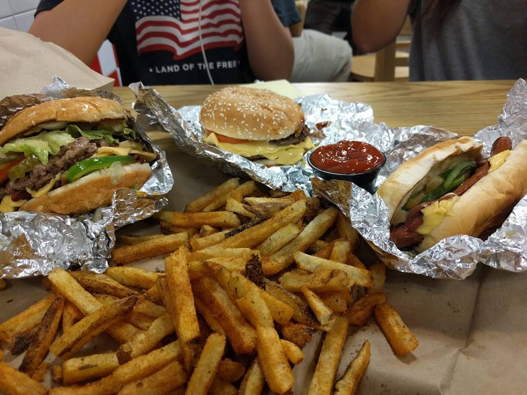 Five Guys | meal takeaway | 1413 4th St SE, Minneapolis, MN 55414, USA | 6123555500 OR +1 612-355-5500