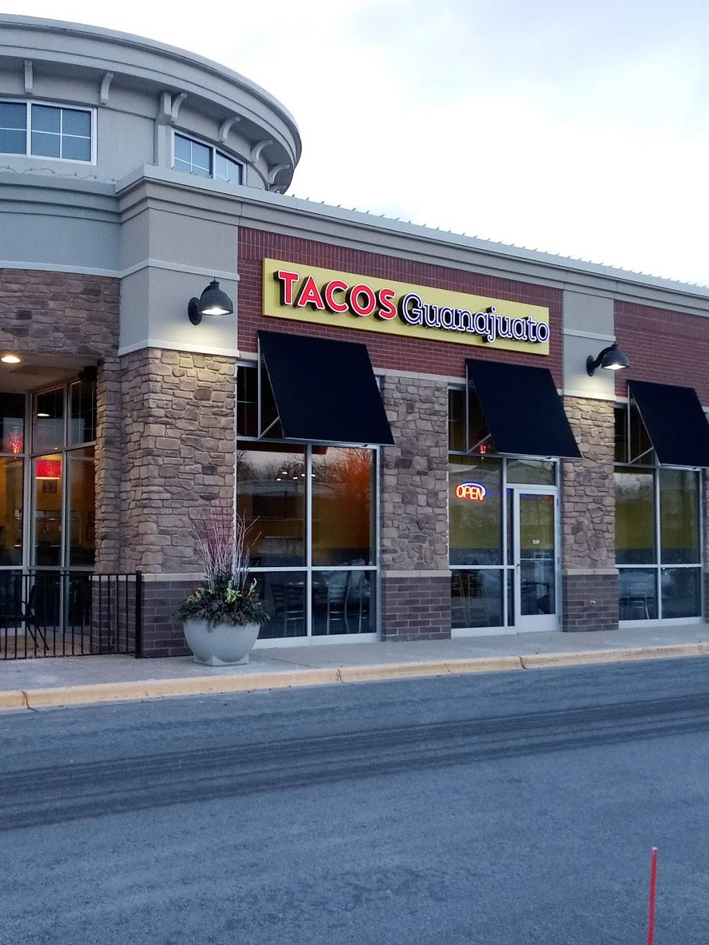 Tacos Guanajuato | restaurant | 20771 N Rand Rd, Kildeer, IL 60047, USA | 8478471056 OR +1 847-847-1056