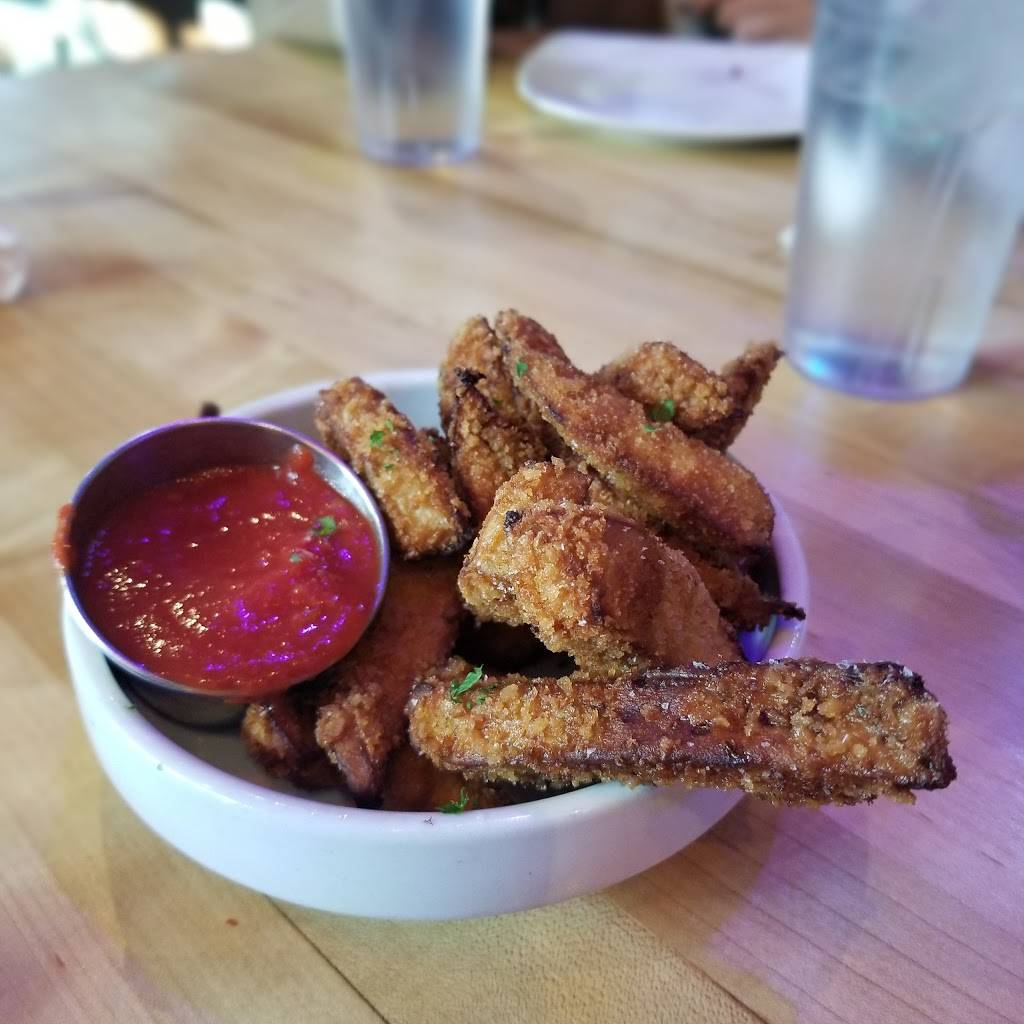 Camilles Wood Fired Pizza | restaurant | 23 Fieldstone Commons, Tolland, CT 06084, USA | 8608966976 OR +1 860-896-6976