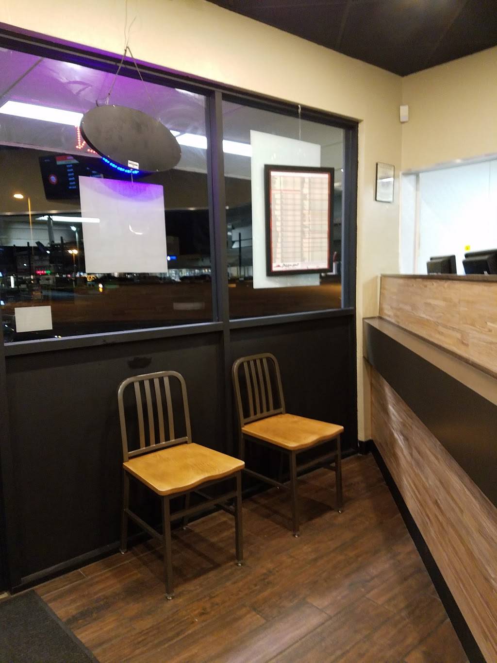 Pizza Hut | restaurant | 920 N Main St, Manteca, CA 95336, USA | 2098255588 OR +1 209-825-5588