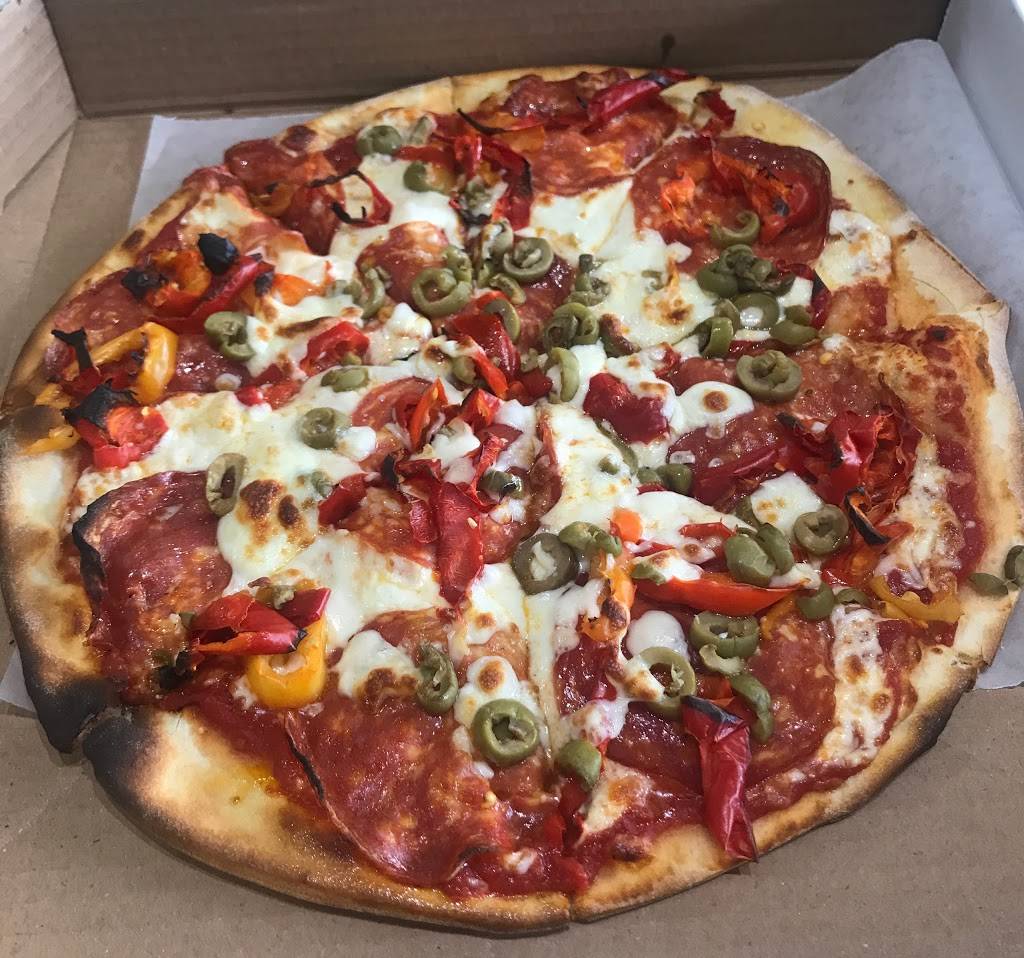 Lilys Pizza & Pasta | restaurant | 1107 Lorne Park Rd Unit 5, Mississauga, ON L5H 3A1, Canada | 9059902676 OR +1 905-990-2676