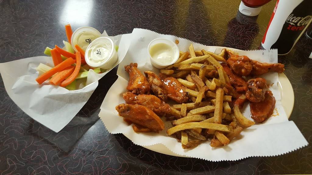 Burger Island | restaurant | 1529 W Buckingham Rd, Garland, TX 75042, USA | 9725302800 OR +1 972-530-2800