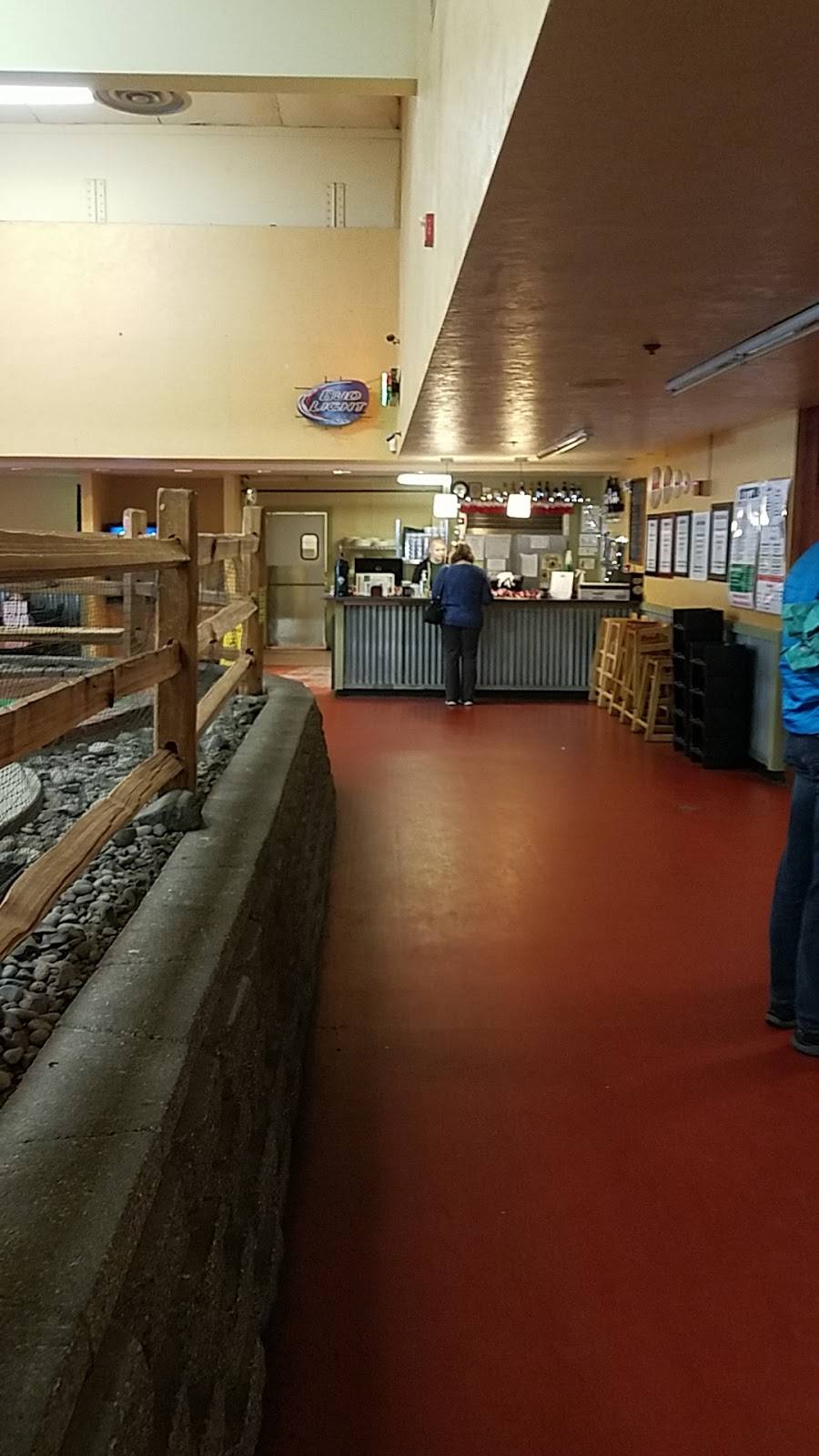 Putters Family Entertainment Center | restaurant | 1156 OR-99, Eugene, OR 97402, USA | 5416888901 OR +1 541-688-8901