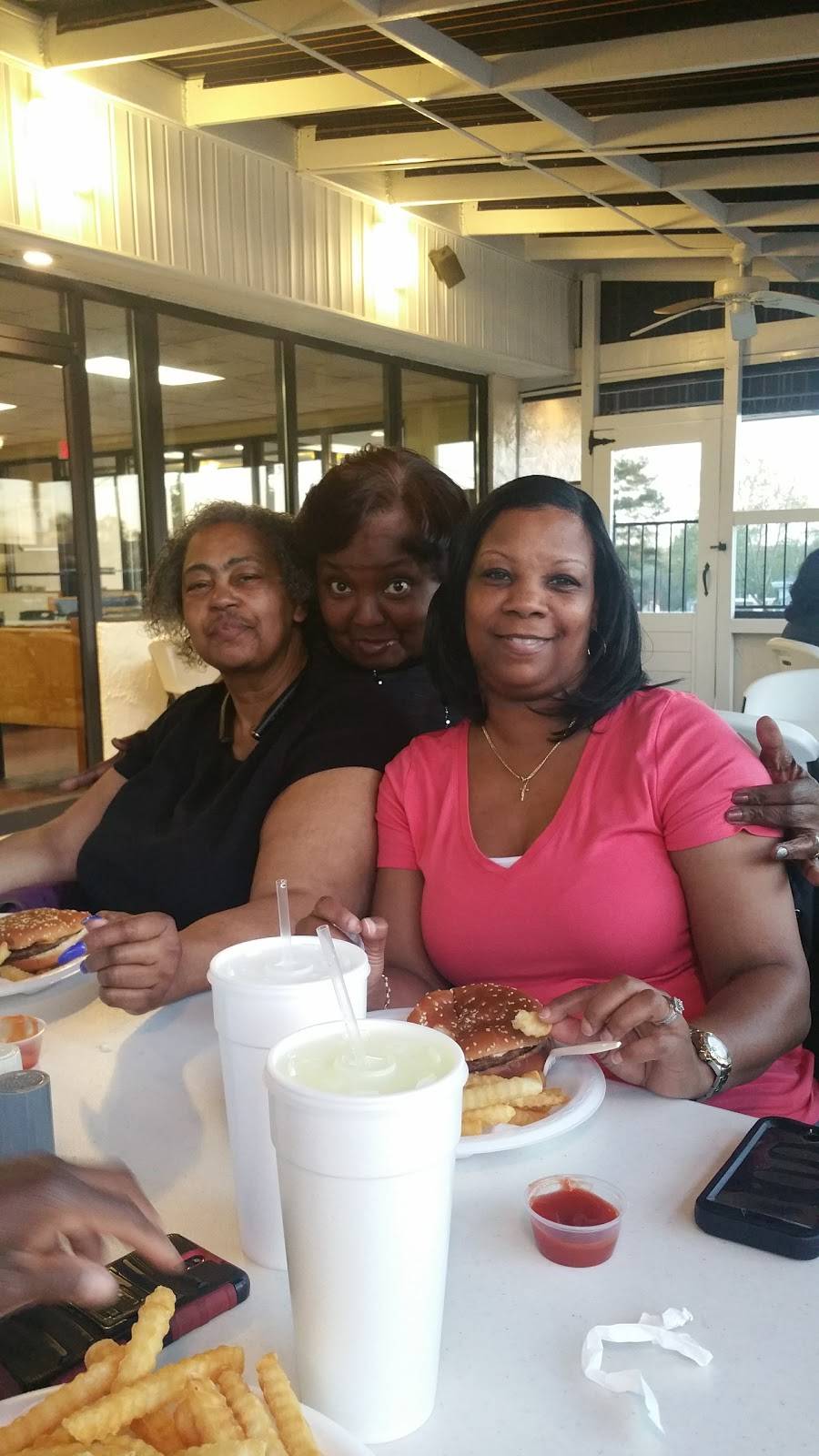 Palmetto Restaurant | restaurant | 67 S Main St, Inman, SC 29349, USA | 8644726188 OR +1 864-472-6188