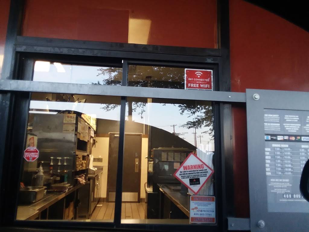 Jack in the Box | restaurant | 1734 E Division St, Arlington, TX 76011, USA | 8178605842 OR +1 817-860-5842