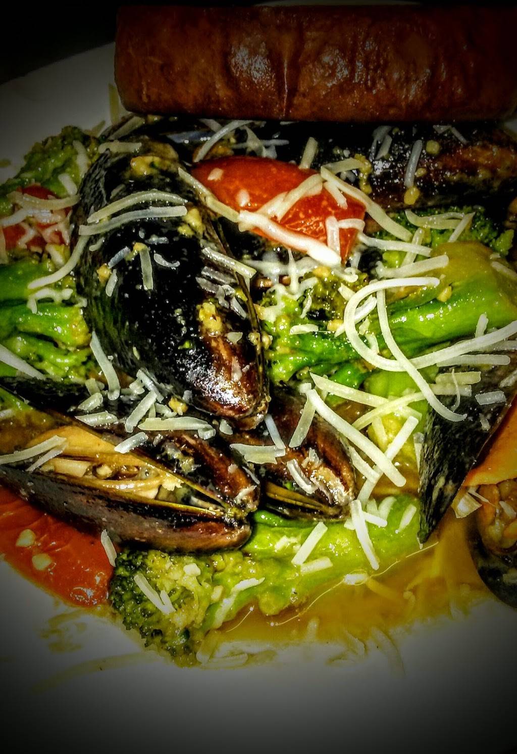 Choices Luxury Lounge | night club | 26159 Euclid Ave, Euclid, OH 44132, USA | 2162612211 OR +1 216-261-2211