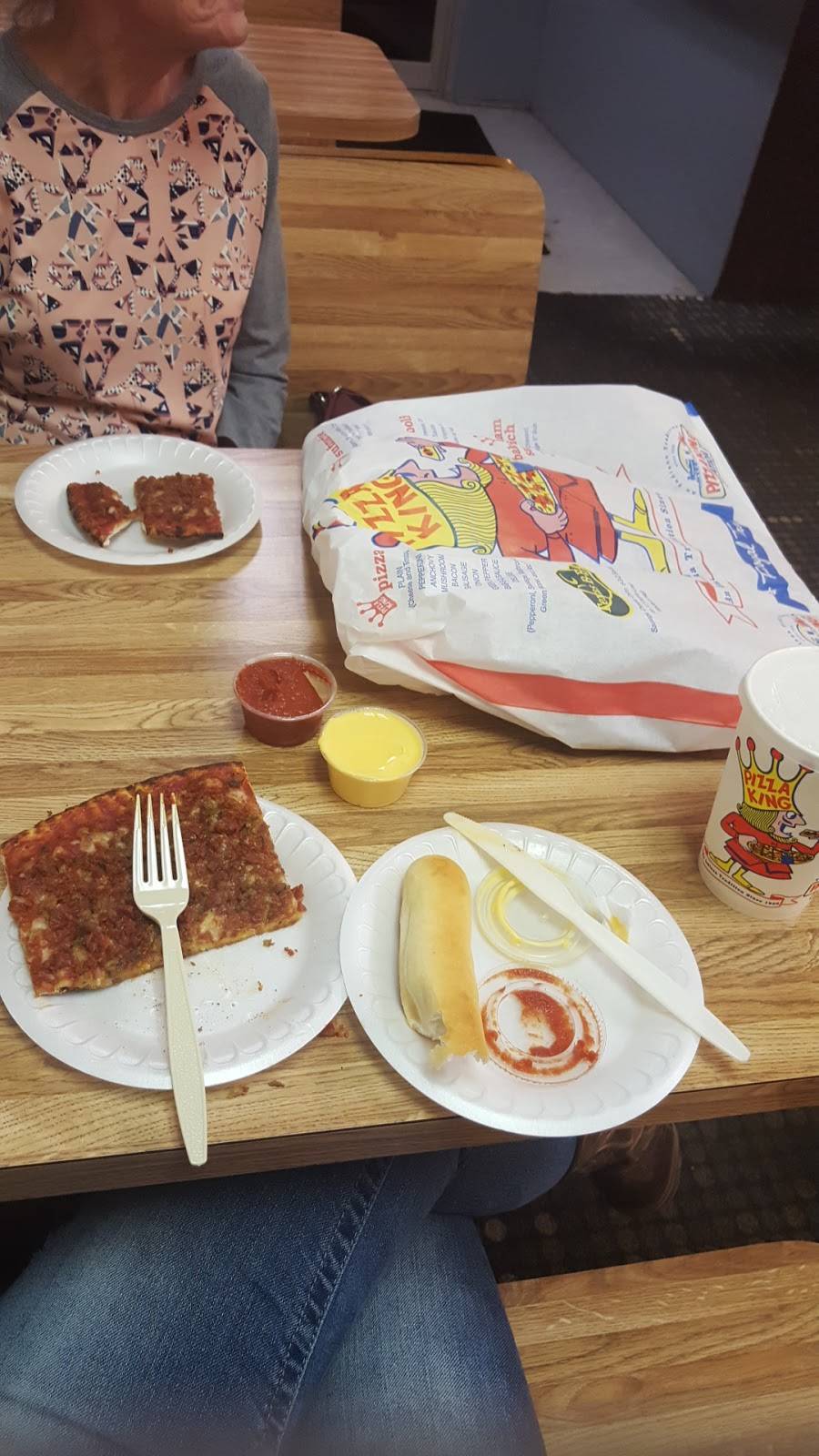 Pizza King Of Mooresville | restaurant | 270 N Monroe St, Mooresville, IN 46158, USA | 3178316868 OR +1 317-831-6868