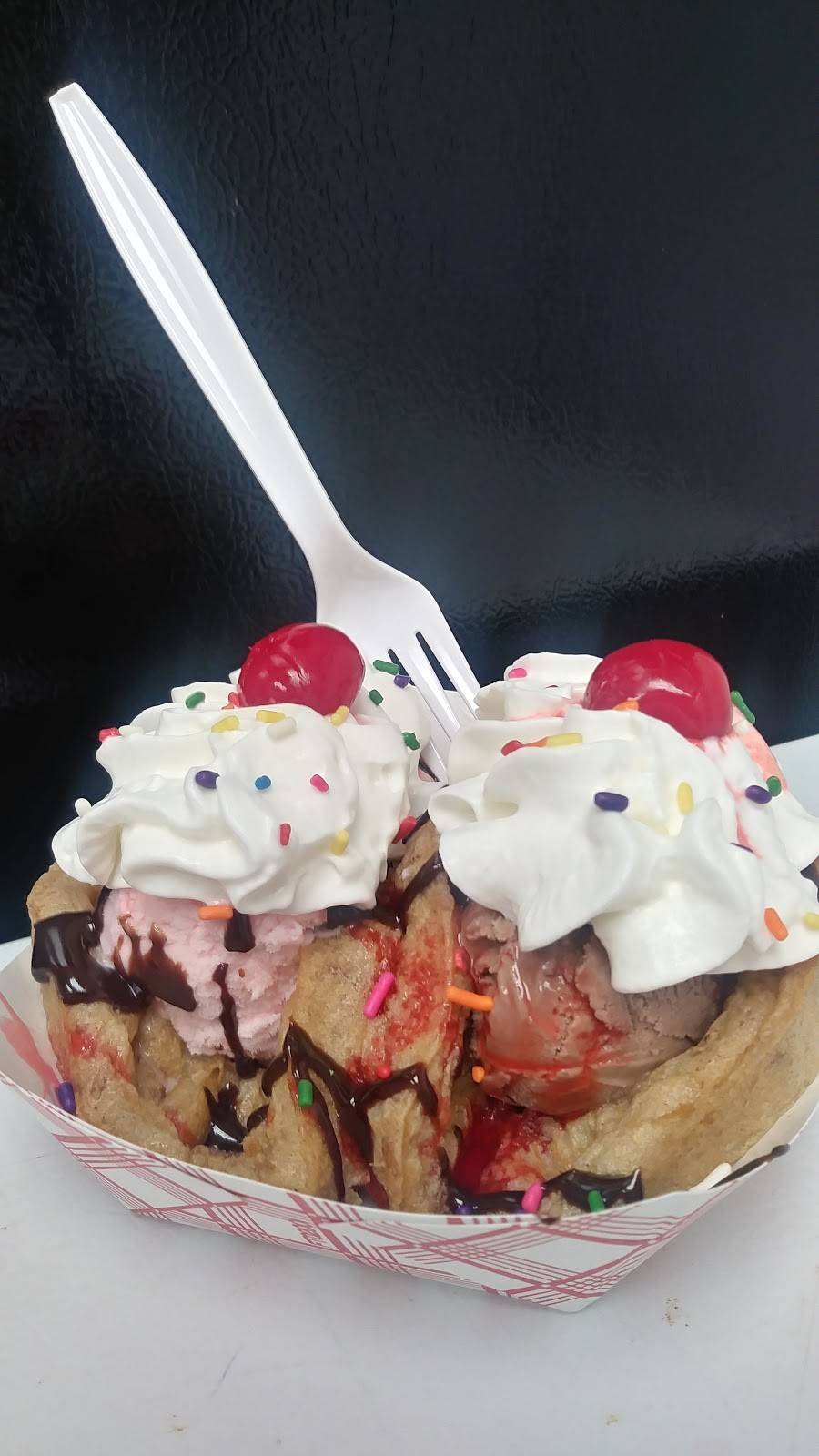 Chunky Monkey Ice Cream and Sweets | restaurant | 590 IN-67, Mooresville, IN 46158, USA | 3173503784 OR +1 317-350-3784