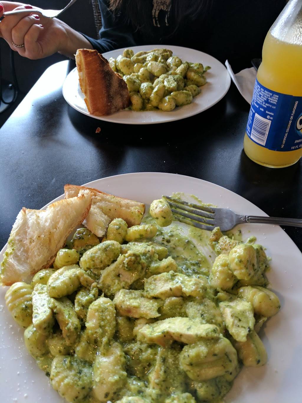 Alfredos | restaurant | 229 Brighton Ave, Allston, MA 02134, USA | 6175628222 OR +1 617-562-8222