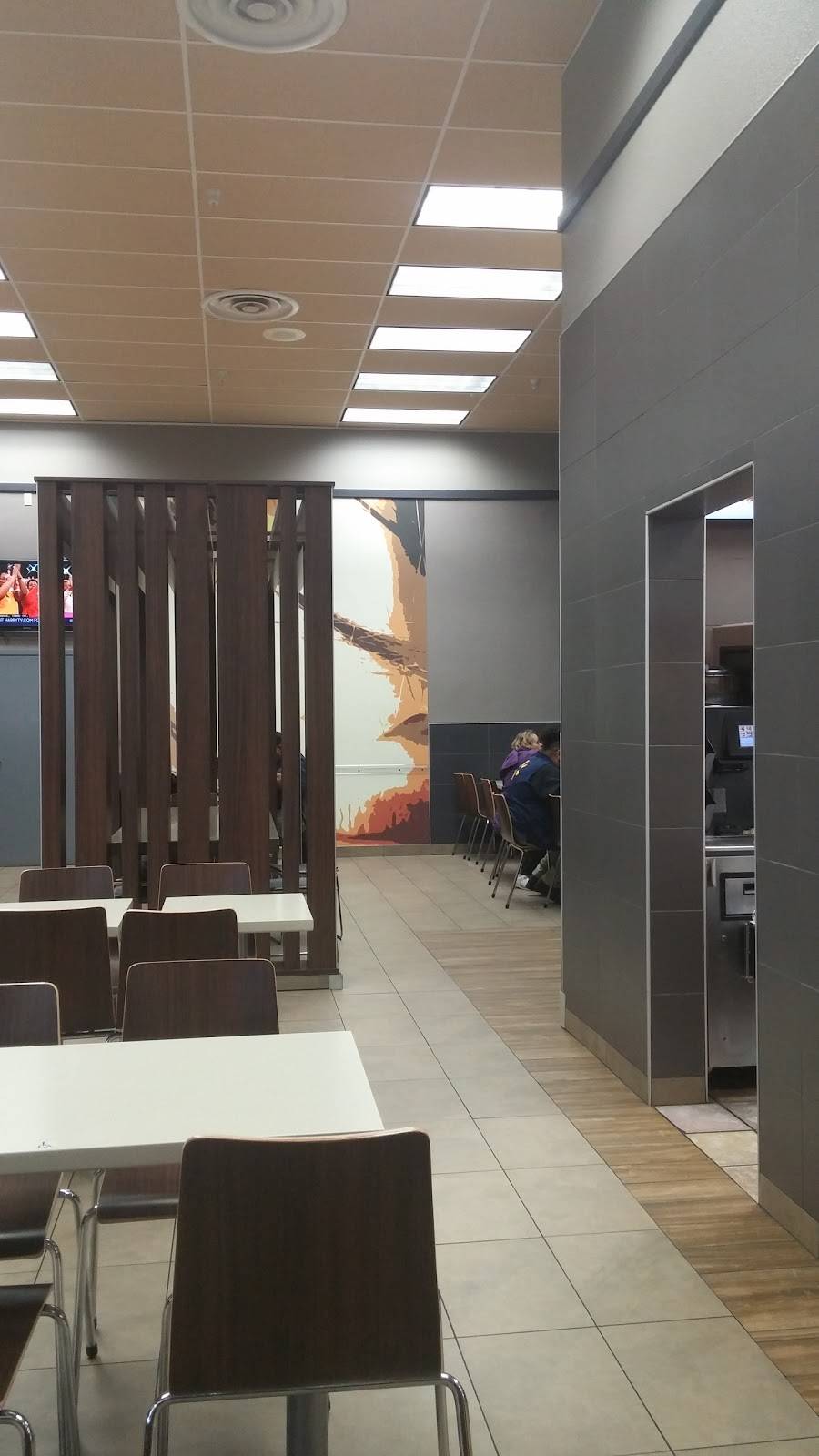 McDonalds | cafe | 4530 Woodrow Bean, El Paso, TX 79924, USA | 9157590552 OR +1 915-759-0552
