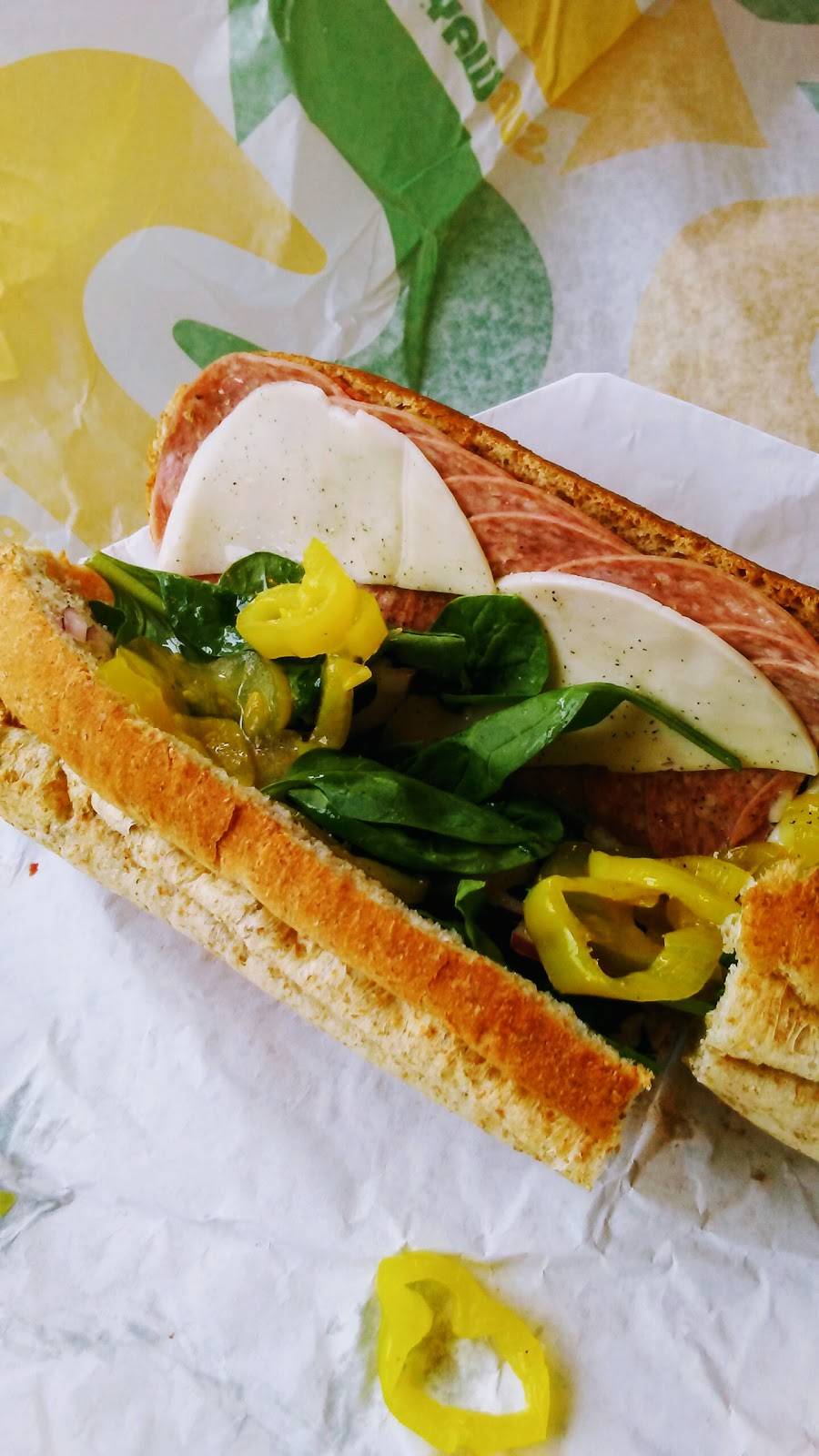 Subway | restaurant | 412 W Main St, Cambridge, WI 53523, USA | 6084239988 OR +1 608-423-9988