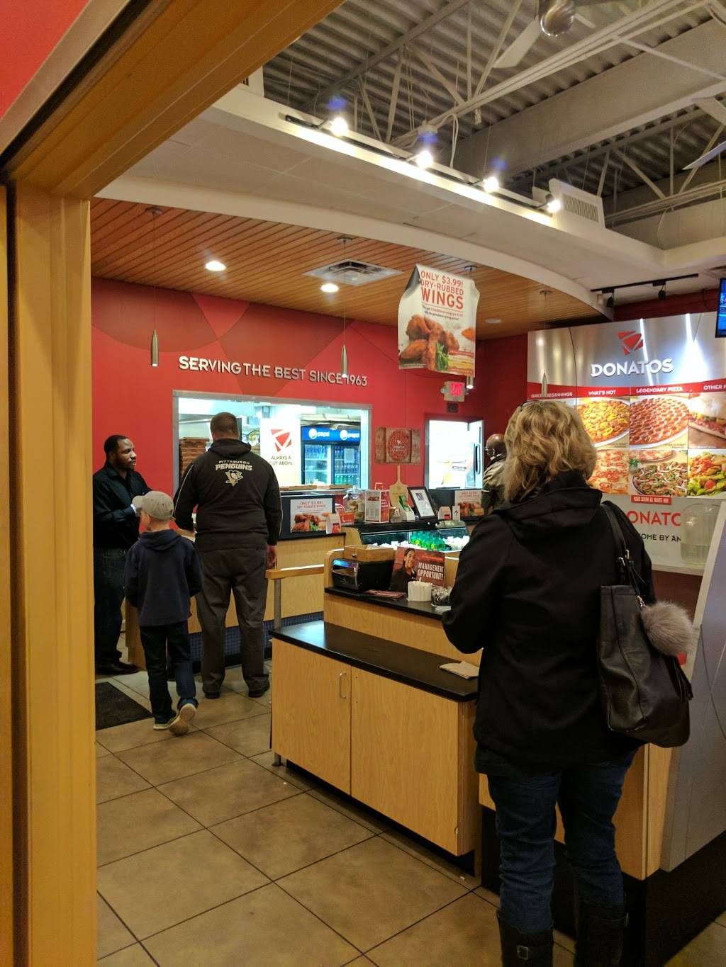 Donatos Pizza | meal takeaway | 4055 Morse Crossing, Columbus, OH 43219, USA | 6144706001 OR +1 614-470-6001