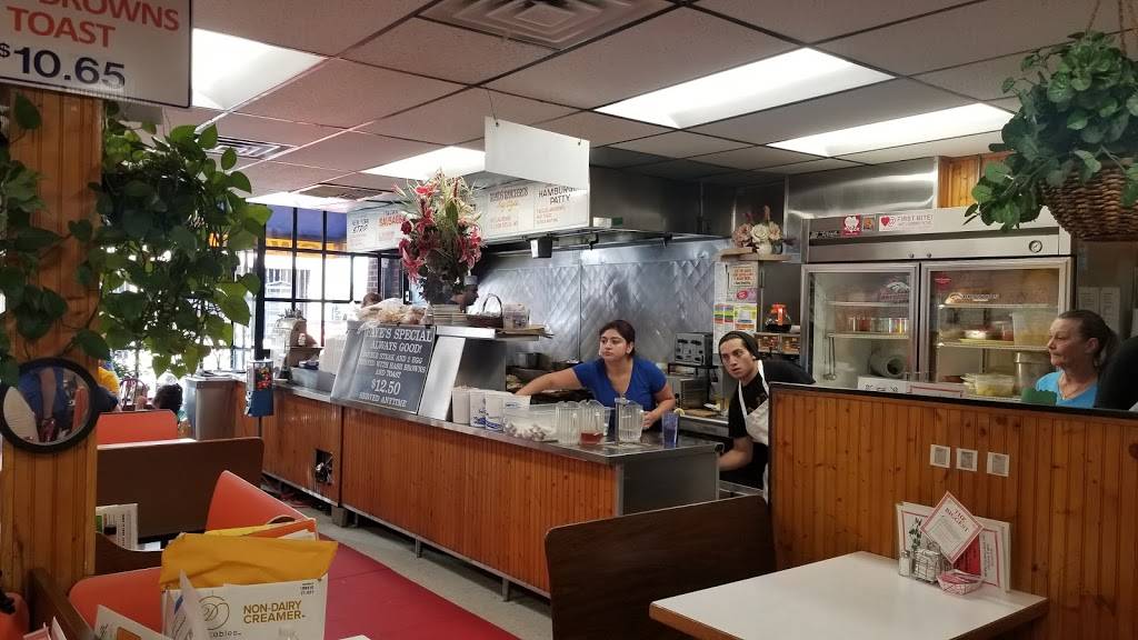 Swifts Breakfast House | restaurant | 930 Santa Fe Dr, Denver, CO 80204, USA | 3036239743 OR +1 303-623-9743