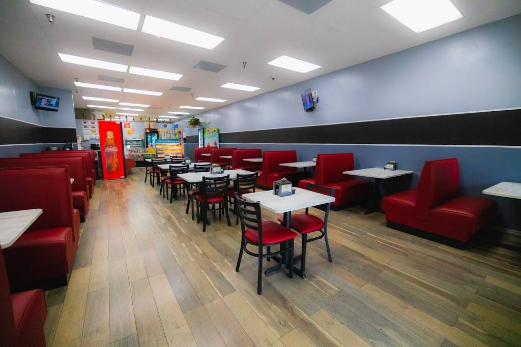 Izzys Empanadas | restaurant | 1225 45th St, West Palm Beach, FL 33407, USA | 5613550062 OR +1 561-355-0062