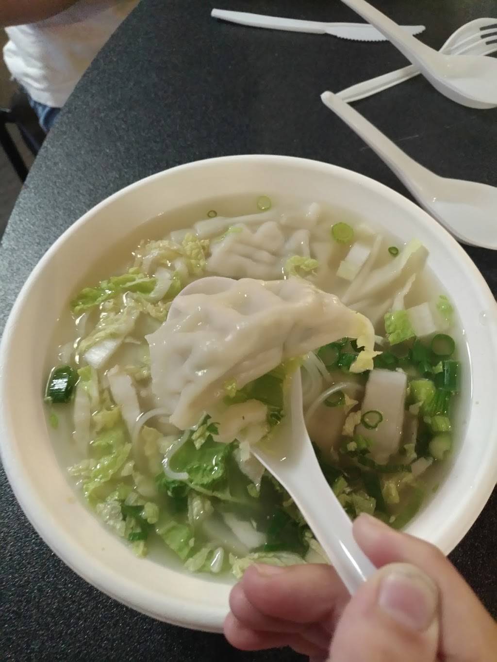 Thaïzone | restaurant | 5073 Boulevard Wilfrid-Hamel, Québec, QC G2E 5G3, Canada | 4187818424 OR +1 418-781-8424