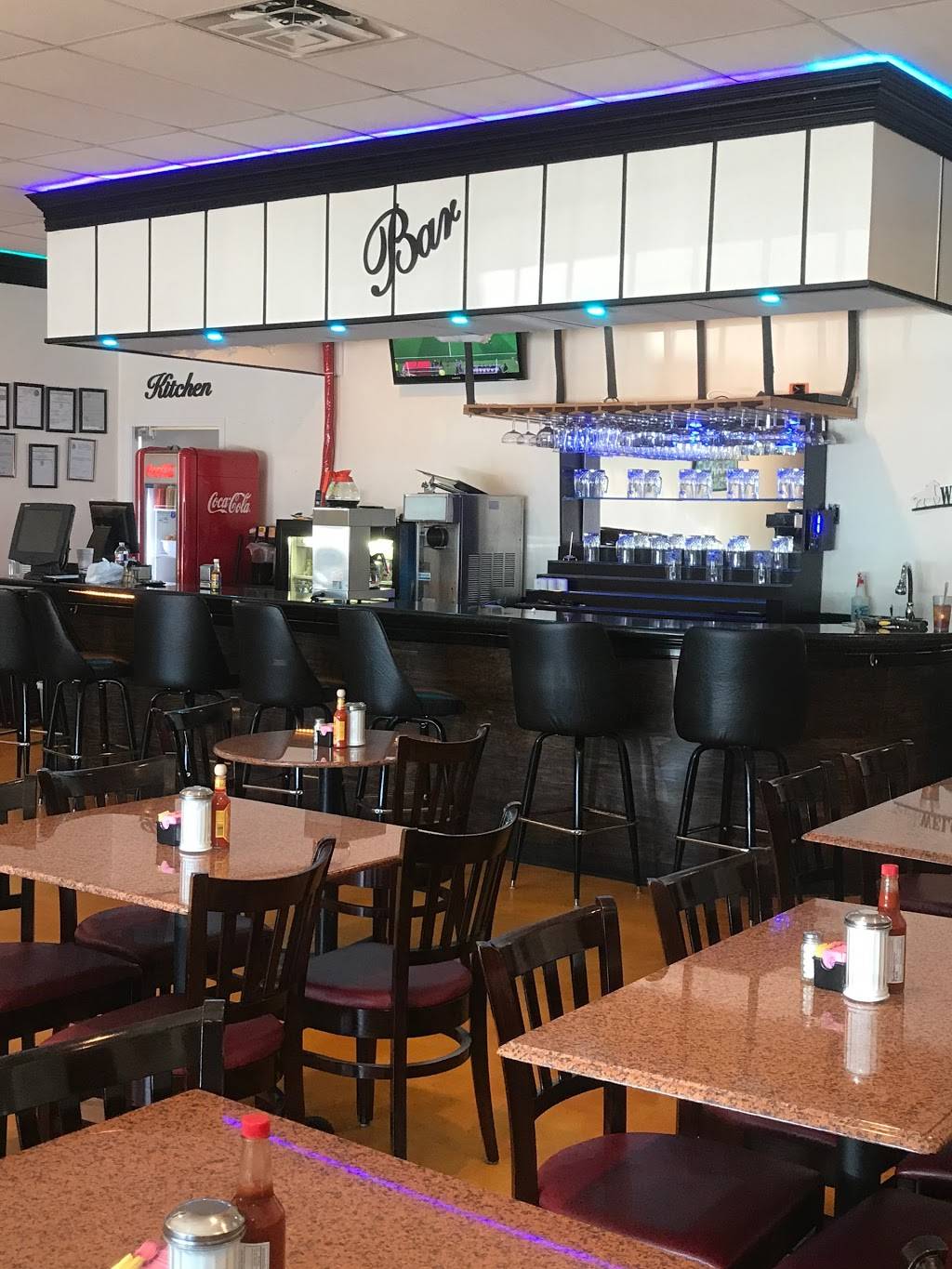 El Caballo Blanco Bar & Grill | restaurant | 6028 S Gessner Rd, Houston, TX 77036, USA | 7137711240 OR +1 713-771-1240