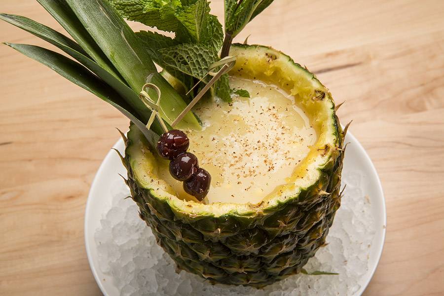 Two Lights Seafood and Oyster | restaurant | 227 W North Ave, Chicago, IL 60610, USA | 3129293091 OR +1 312-929-3091