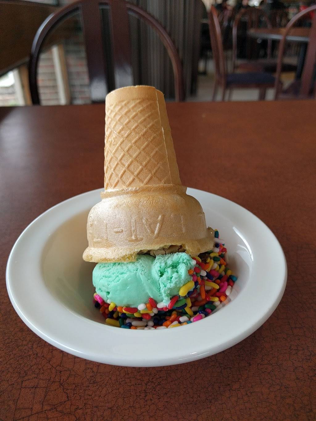 Franklin Dining Commons | restaurant | 260 Stockbridge Rd, Amherst, MA 01003, USA | 4135455373 OR +1 413-545-5373