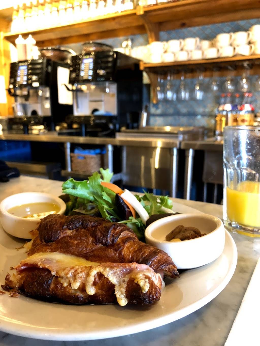 Le Pain Quotidien | restaurant | 2 W 69th St, New York, NY 10023, USA | 6462333768 OR +1 646-233-3768