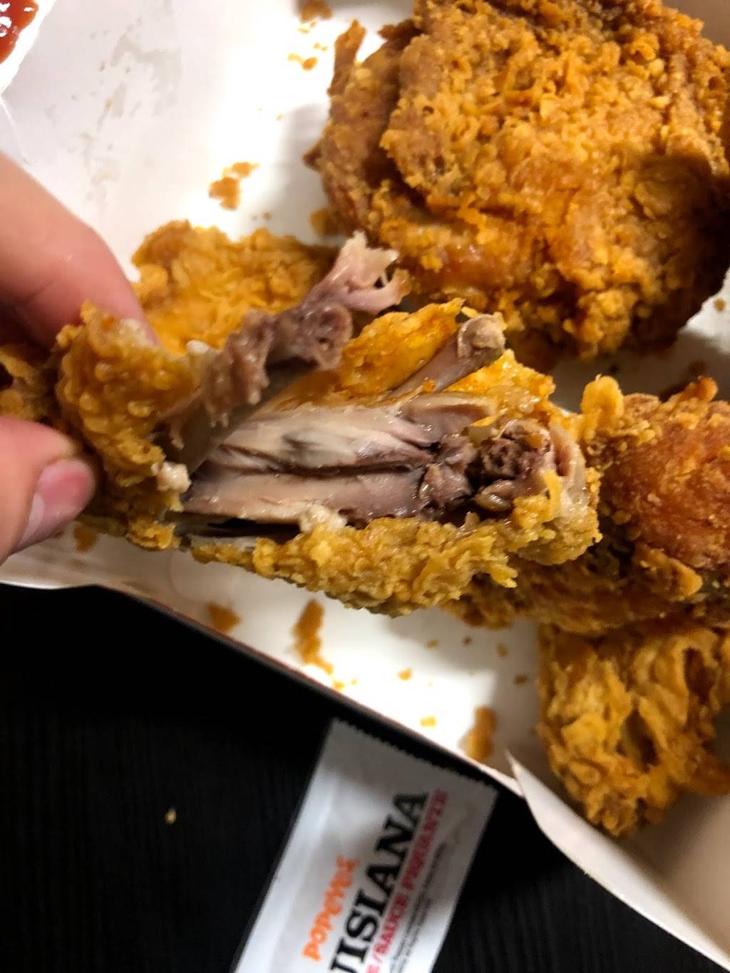 Popeyes Louisiana Kitchen | restaurant | 2200-2202 Jane St, North York, ON M3M 1A4, Canada | 4166148883 OR +1 416-614-8883