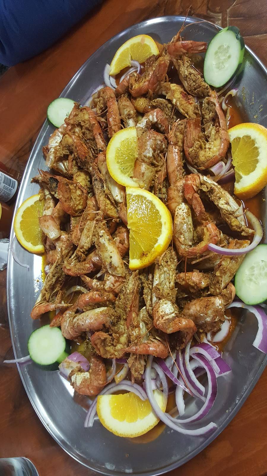 Mariscos Los Sauces | restaurant | 742 Burnham Ave, Calumet City, IL 60409, USA | 7089337340 OR +1 708-933-7340