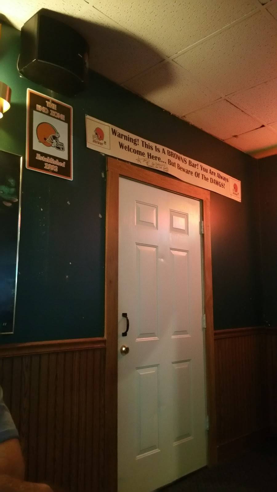 End Zone Sports Lounge | restaurant | 601 E Broadway St, Covington, OH 45318, USA | 9374732433 OR +1 937-473-2433