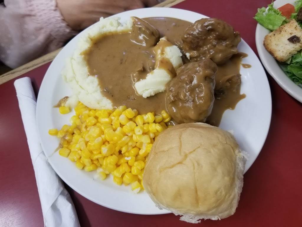 Red Maple Eatery | restaurant | 12 Robertson Rd, Luck, WI 54853, USA | 7154728987 OR +1 715-472-8987