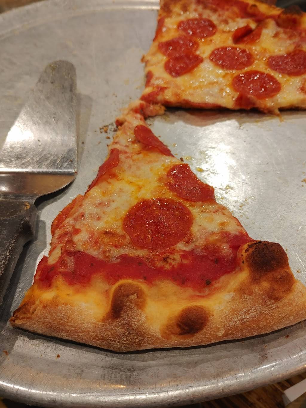 Pinos Italiano & Grill | restaurant | 15498 N James Madison Hwy, Dillwyn, VA 23936, USA | 4349832531 OR +1 434-983-2531