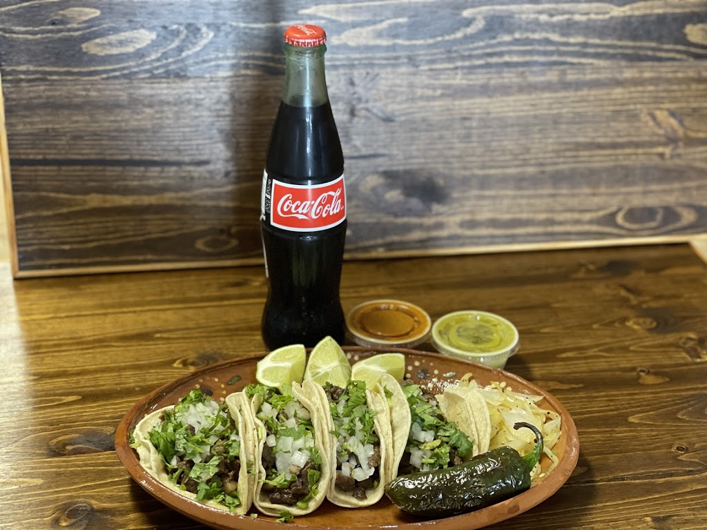 El Rio Food Market | restaurant | 300 W Sunset Ave, Springdale, AR 72764, USA | 4797176565 OR +1 479-717-6565