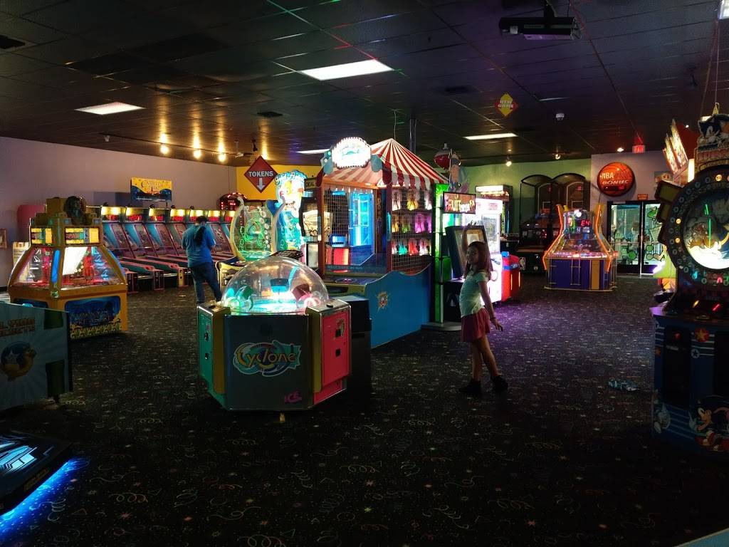 Camelot Park | meal takeaway | 1251 Oak St, Bakersfield, CA 93304, USA | 6618591812 OR +1 661-859-1812