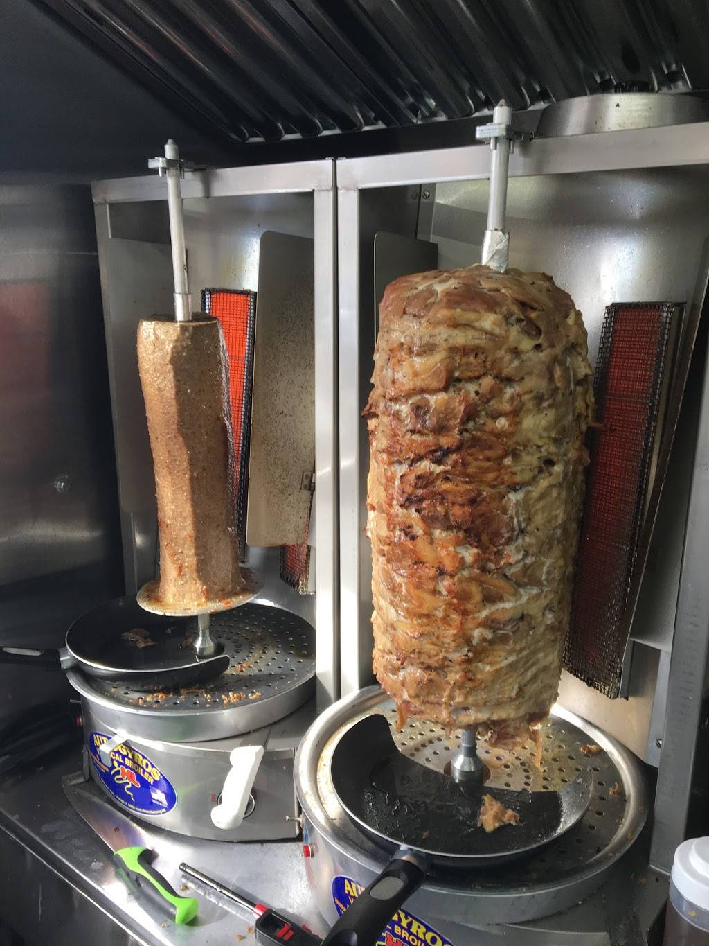 Greek On The Go Food Truck | restaurant | 2992 Hempstead Turnpike, Levittown, NY 11756, USA | 5167212128 OR +1 516-721-2128