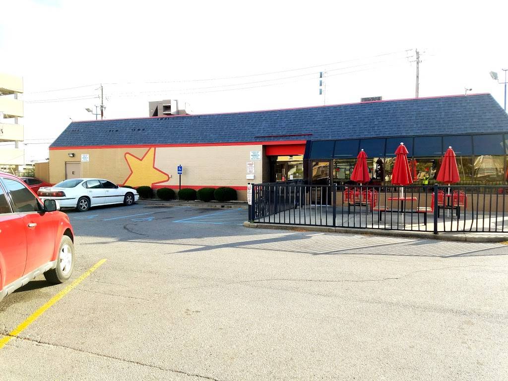 Hardees | meal takeaway | 144 W 16th St, Indianapolis, IN 46202, USA | 3179257650 OR +1 317-925-7650