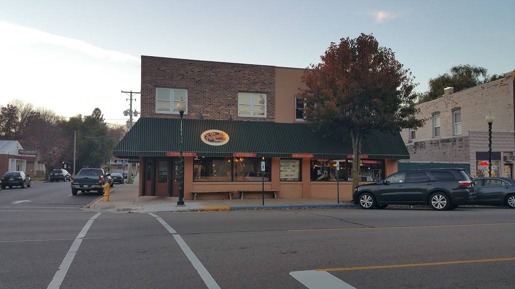 The Friendly Tavern | restaurant | 206 N Paw Paw St, Coloma, MI 49038, USA | 2694683037 OR +1 269-468-3037