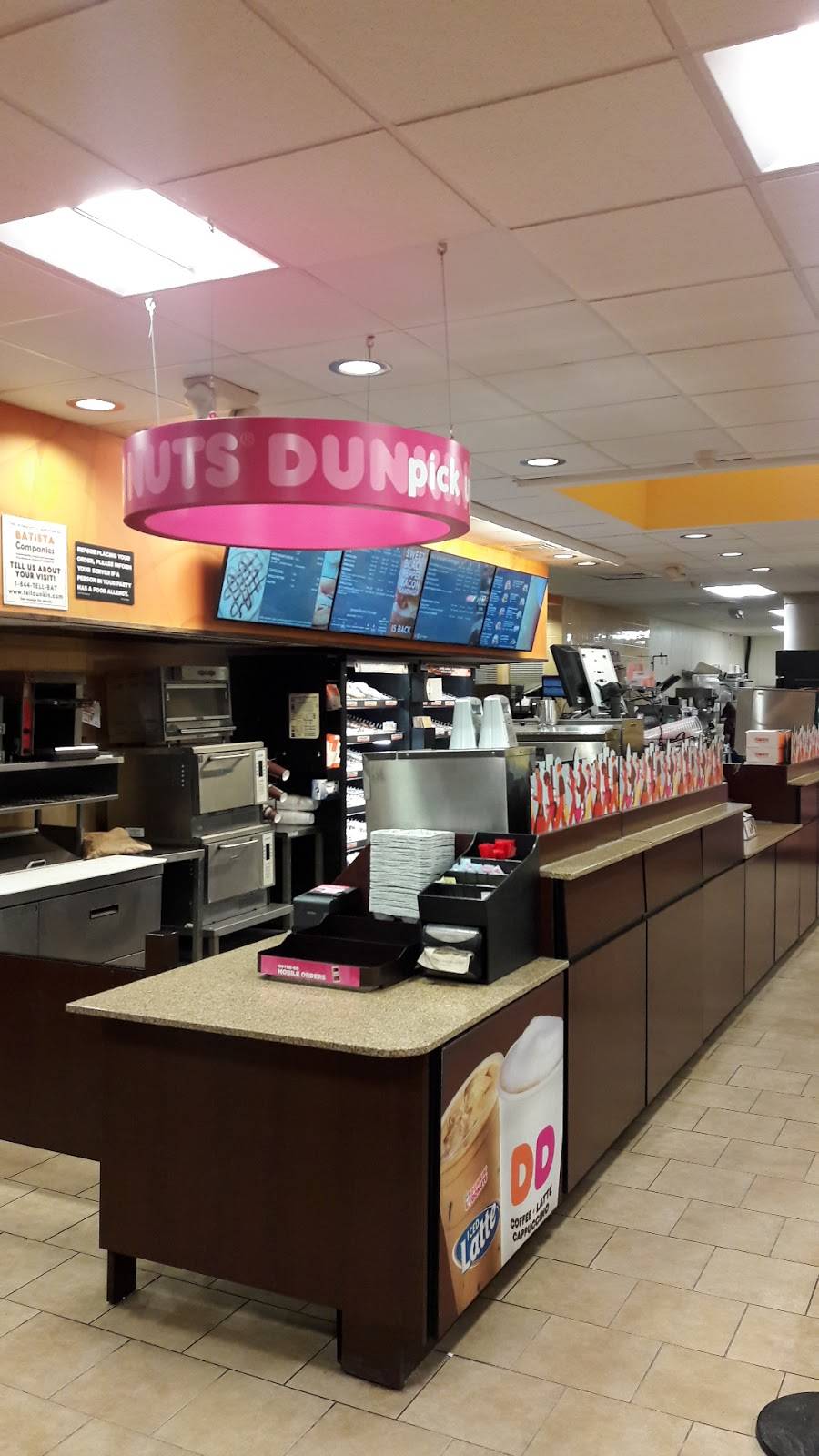 Dunkin | bakery | 893 E Main St, Meriden, CT 06450, USA | 2033790930 OR +1 203-379-0930