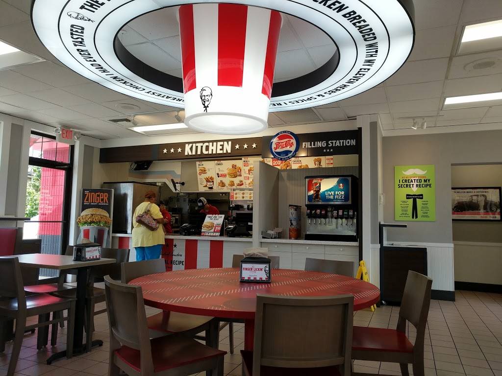 KFC | restaurant | 2725 Jackson St, Paducah, KY 42003, USA | 2704436254 OR +1 270-443-6254