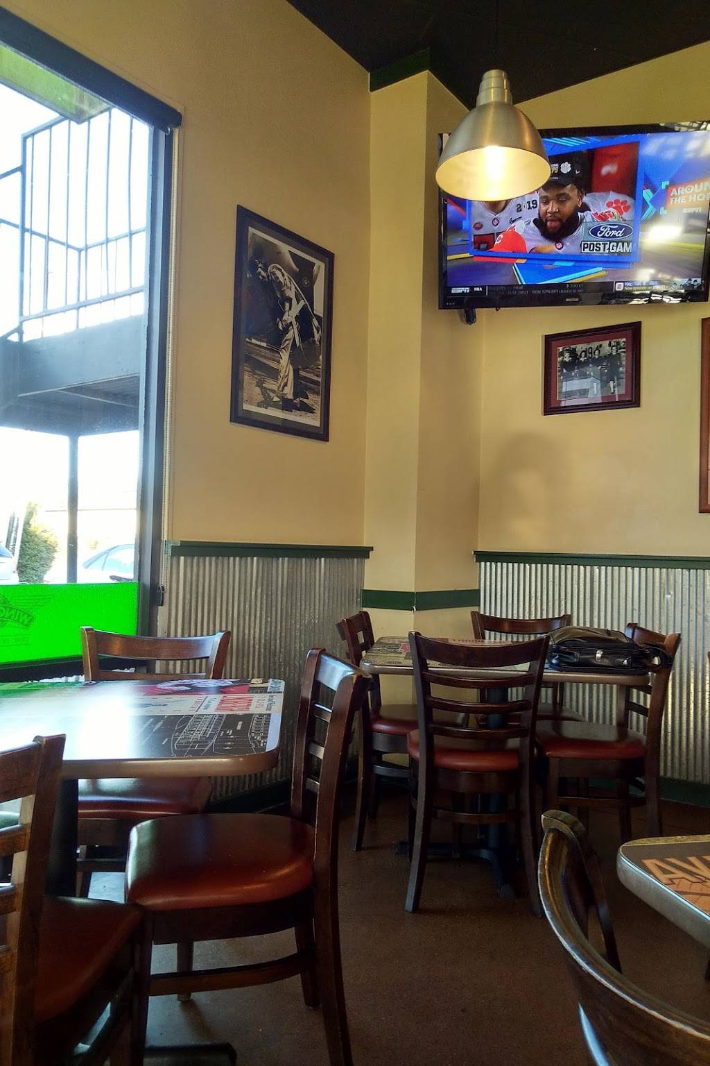 Wingstop | restaurant | 6130 Greenville Ave #108, Dallas, TX 75206, USA | 2143689464 OR +1 214-368-9464